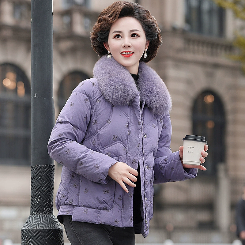 Qяо Yaying мама одеваются зимой вышитый шерстяной воротник короткий настоящий шерстяной воротник темперамент теплый средний и пожилой женский пуховик женский