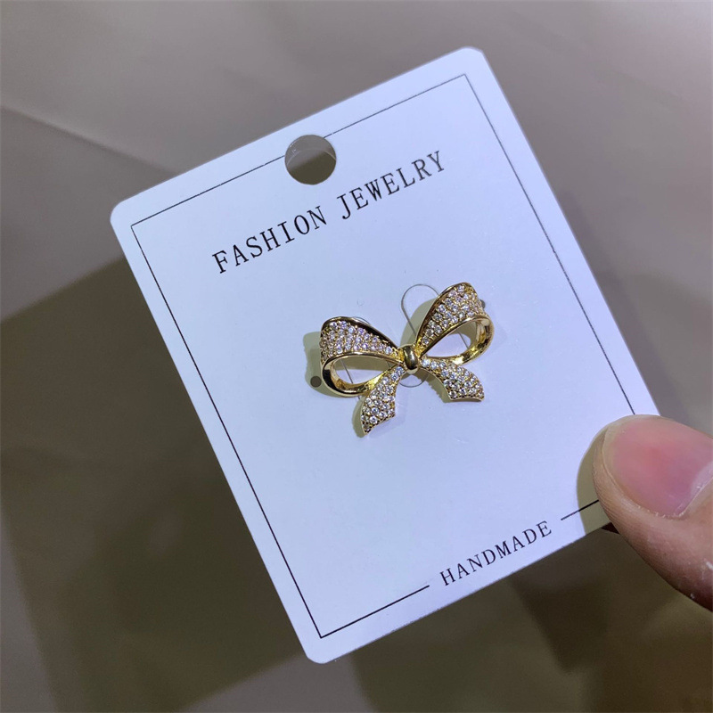 Simple anti-exposición pequeño pecho pin hebilla todo partido Opal collar camisa cardigan collar pin accesorios unisex