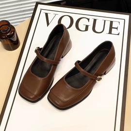 女式休闲单鞋;女式皮靴;女式运动单鞋