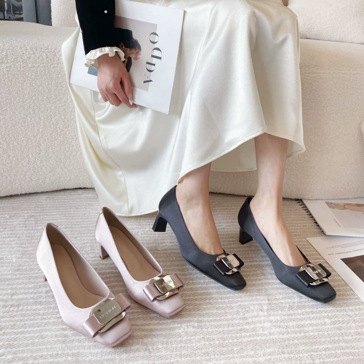 Французские нишевые высокие каблуки толстые каблуки женские 2024 новые черные пригородные юбки с каблуками