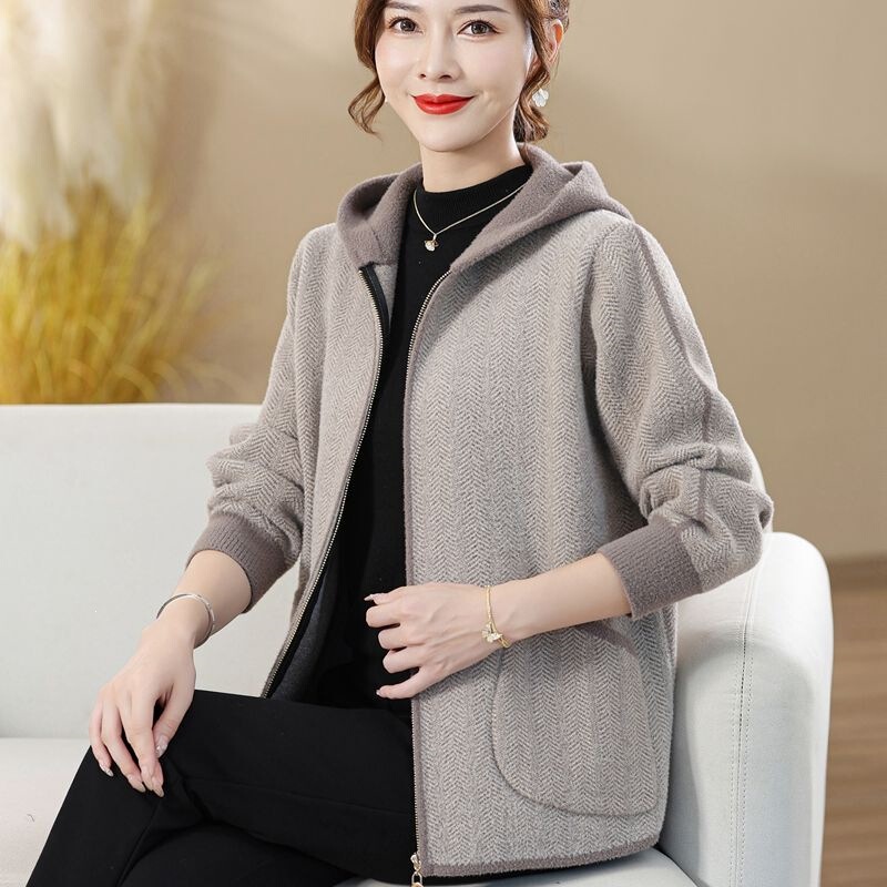 2026 New Spring Hooded Knit Cardigan for Mothers, Korean Style Loose Fit Sweater Coat for Middle-Aged and Elderly Women for Spring and Autumn