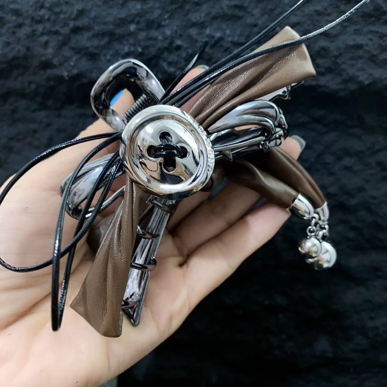 Title 3, Presilha de cabelo Metal Leather Love Girl com ...