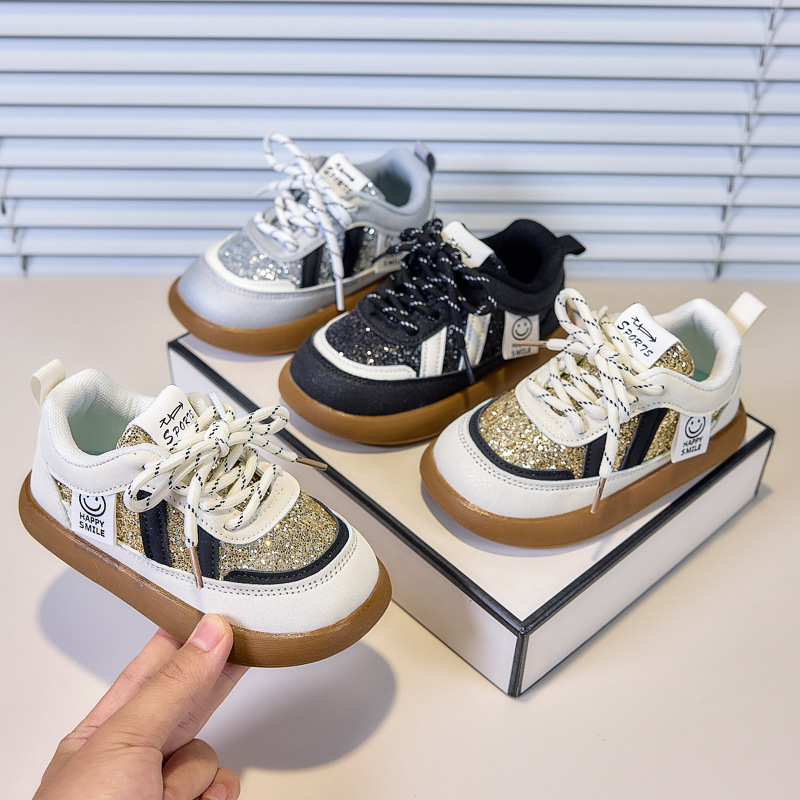 Zapatos de skate para niños 2026 primavera y otoño nuevos zapatos casuales para niños con sequillas de moda zapatos deportivos para niñas con suela suave zapatos para bebés
