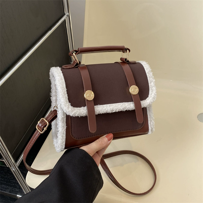 Retro winter capacious one-shoulder bag for leisure