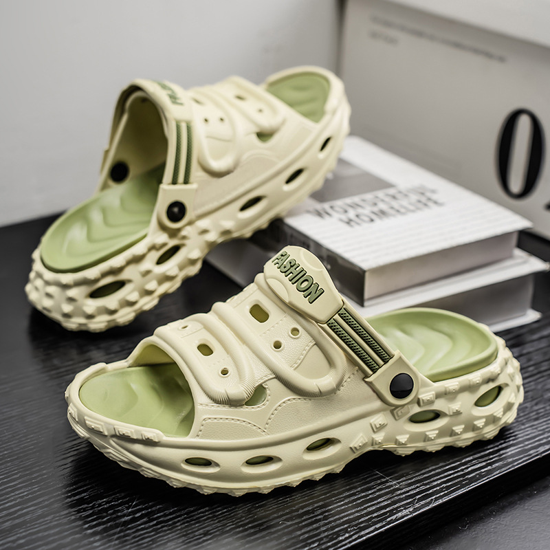 Sandalias de verano para hombres, zapatillas de playa con sentido de mierda, sandalias de alta gama de fondo grueso de doble uso para hombres que conducen al trabajo