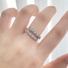 戒指;手链;项链