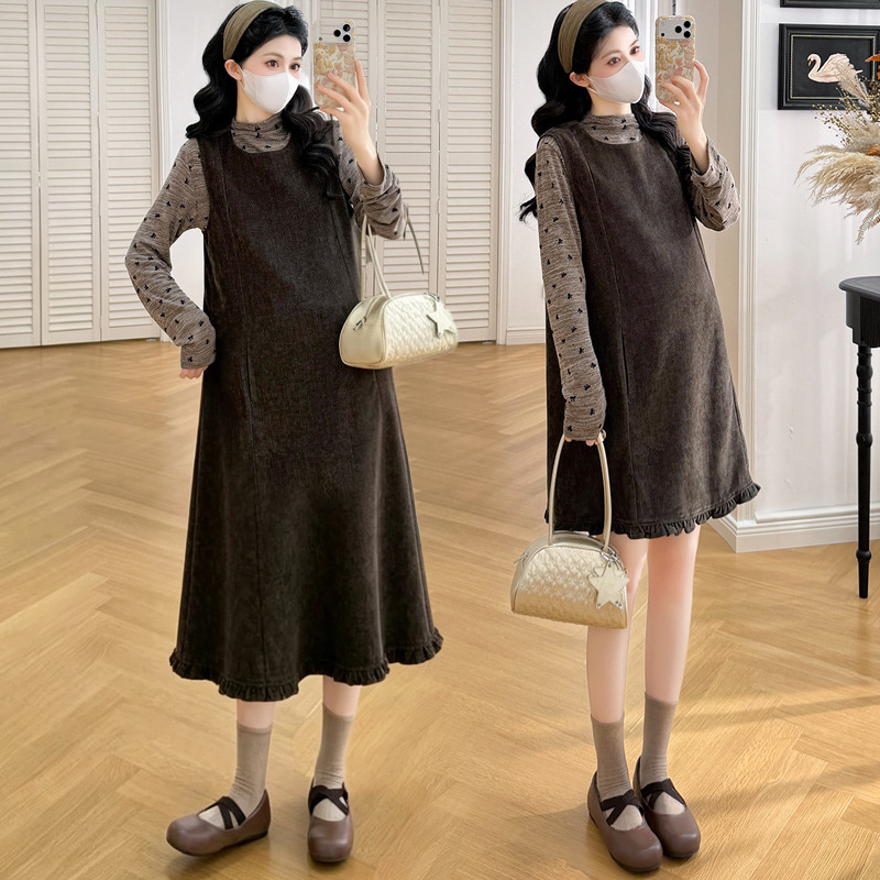 Maternity outfit, new autumn collection, Korean-style round-neck, ruffled-hem vest dress + top, two-piece set Maternity outfit, new autumn collection, Korean-style round-neck, ruffled-hem vest dress + top, two-piece set