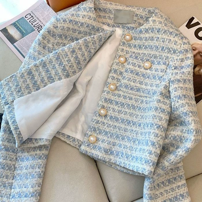 Осень куртка (в стиле Chanel) голубая, кроповая из твида во французском стиле, с легкой подкладкой