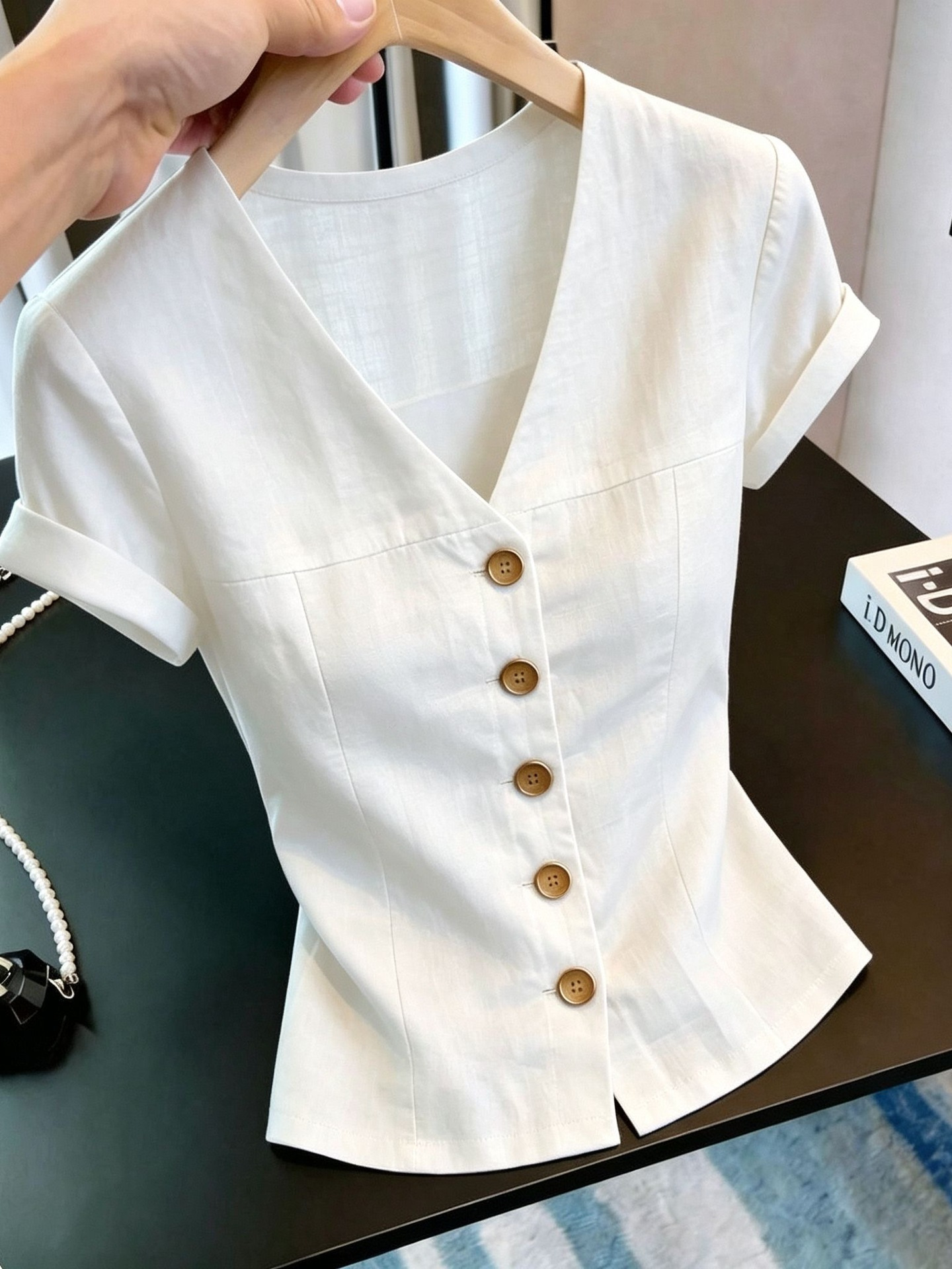 Áo sơ mi nữ cổ V tay ngắn phong cách đơn giản — màu hồng