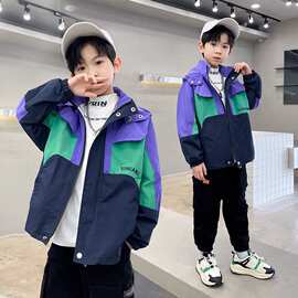 中大儿童装男童外套春秋款冲锋衣痞帅炸街2026新款秋装男孩上衣潮