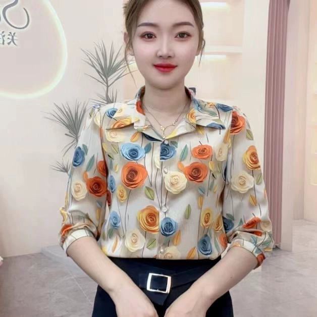 Мама одета в рубашку с цветочным рукавом 2024 летом новая женская рубашка среднего возраста свободная и тонкая топа