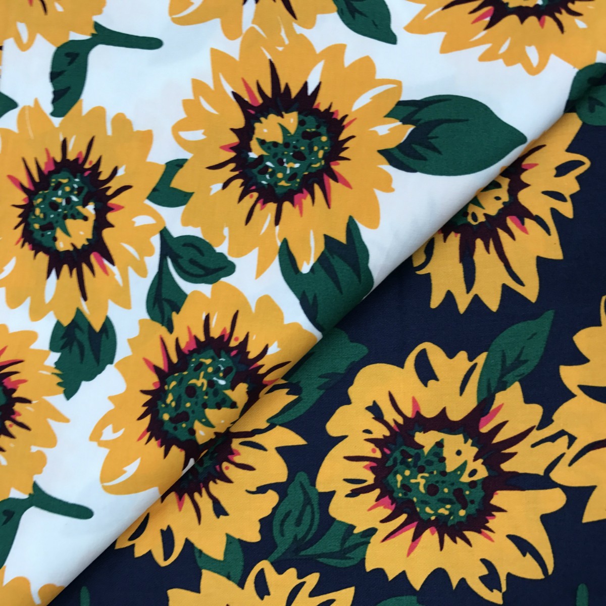 厂家直销  弹力细斜厚底向日葵活性印花服装面料