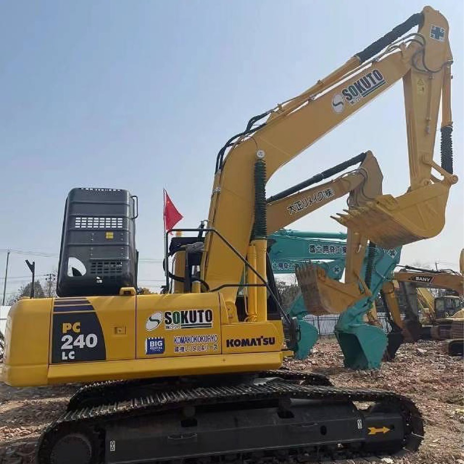 200 210 220 240 excavadora Komatsu con cabeza de cañón