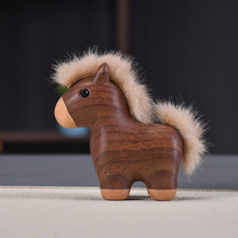新款马年吉祥物仿真毛绒木雕小马公仔可爱生肖马马年大吉摆件批发