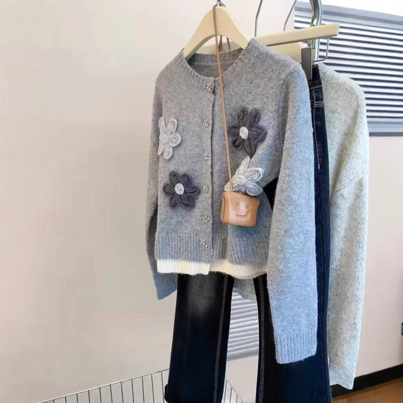 Women's 2025 Gray Soft Knitted Cardigan Sweater Jacket with Unique Design from Gejia Mall Women's 2025 Gray Soft Knitted Cardigan Sweater Jacket with Unique Design from Gejia Mall