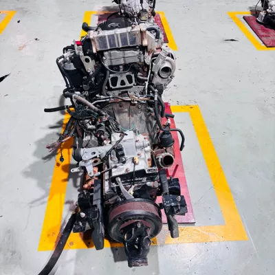700P, Engine assembly