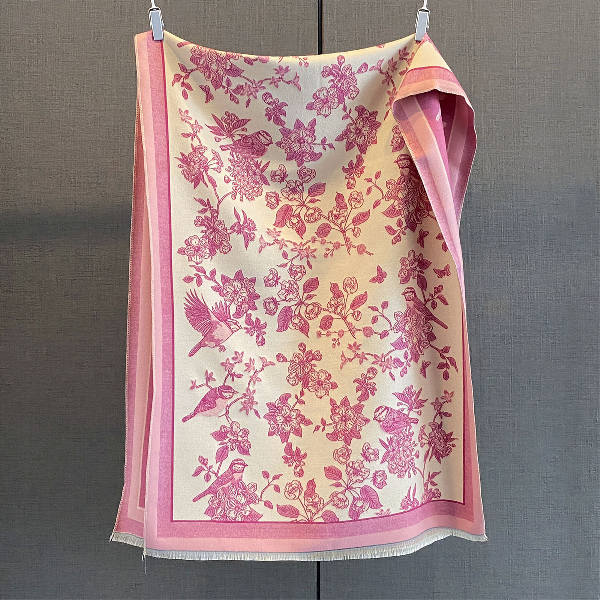 Sciarpa in cashmere da donna, accessorio invernale di lusso_voghion.com