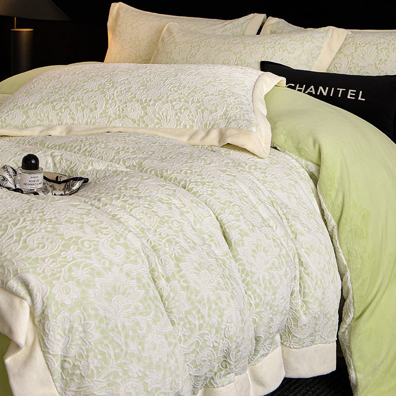 Otoño e invierno engrosado tallado cama de terciopelo de cuatro piezas de colcha de franela de coral sábanas de cama de tres piezas de terciopelo