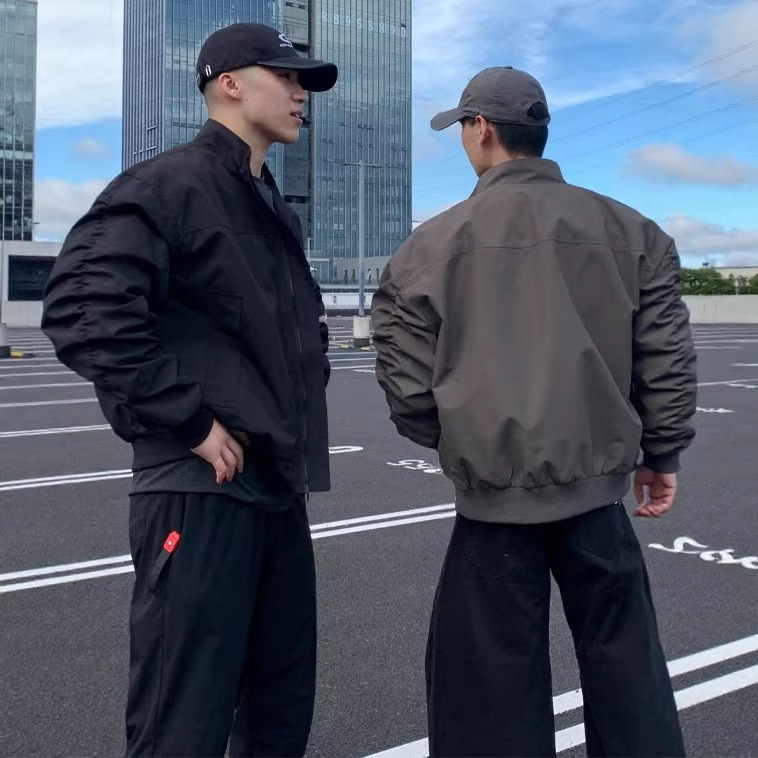 Spring and Autumn Quality American-Style Flight Jacket for Men, Stylish and High-End, with Three-Proof Features, Stand-Up Collar, Tough Guy Style, Coach Jacket