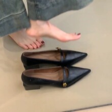 复古浅口高跟鞋女山茶花一字扣粗跟单鞋尖头气质玛丽珍鞋