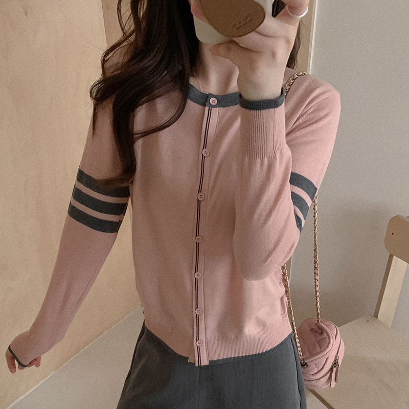 Fine Wool Soft Knit Cardigan for Women, New Spring Style, Round Neck, Color-Blocking, Fashionable, Versatile, Slim-Fit, Long-Sleeve Sweater Coat Fine Wool Soft Knit Cardigan for Women, New Spring Style, Round Neck, Color-Blocking, Fashionable, Versatile, Slim-Fit, Long-Sleeve Sweater Coat