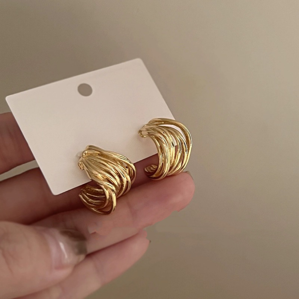 Pendientes de perlas de mariposa de flores retro de oro real, agujas de plata galvanizadas, pendientes de diseño exagerado, pendientes de sentido avanzado de nicho