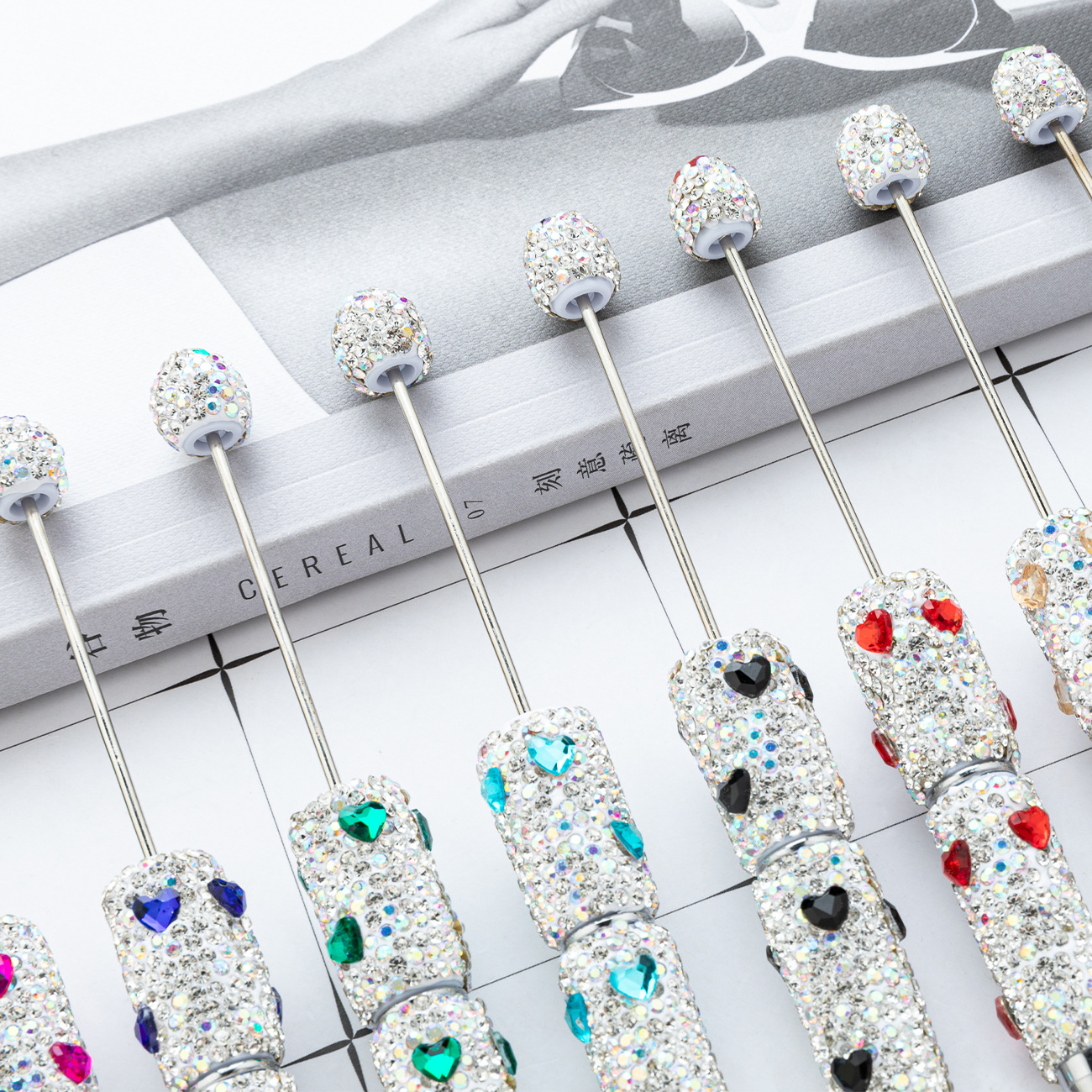 Nuevo bolígrafo con cuentas de amor de bricolaje, bolígrafo con cuentas de plástico de diamantes completos, fabricante de bolígrafos con cuentas de diamantes hechos a mano al por mayor