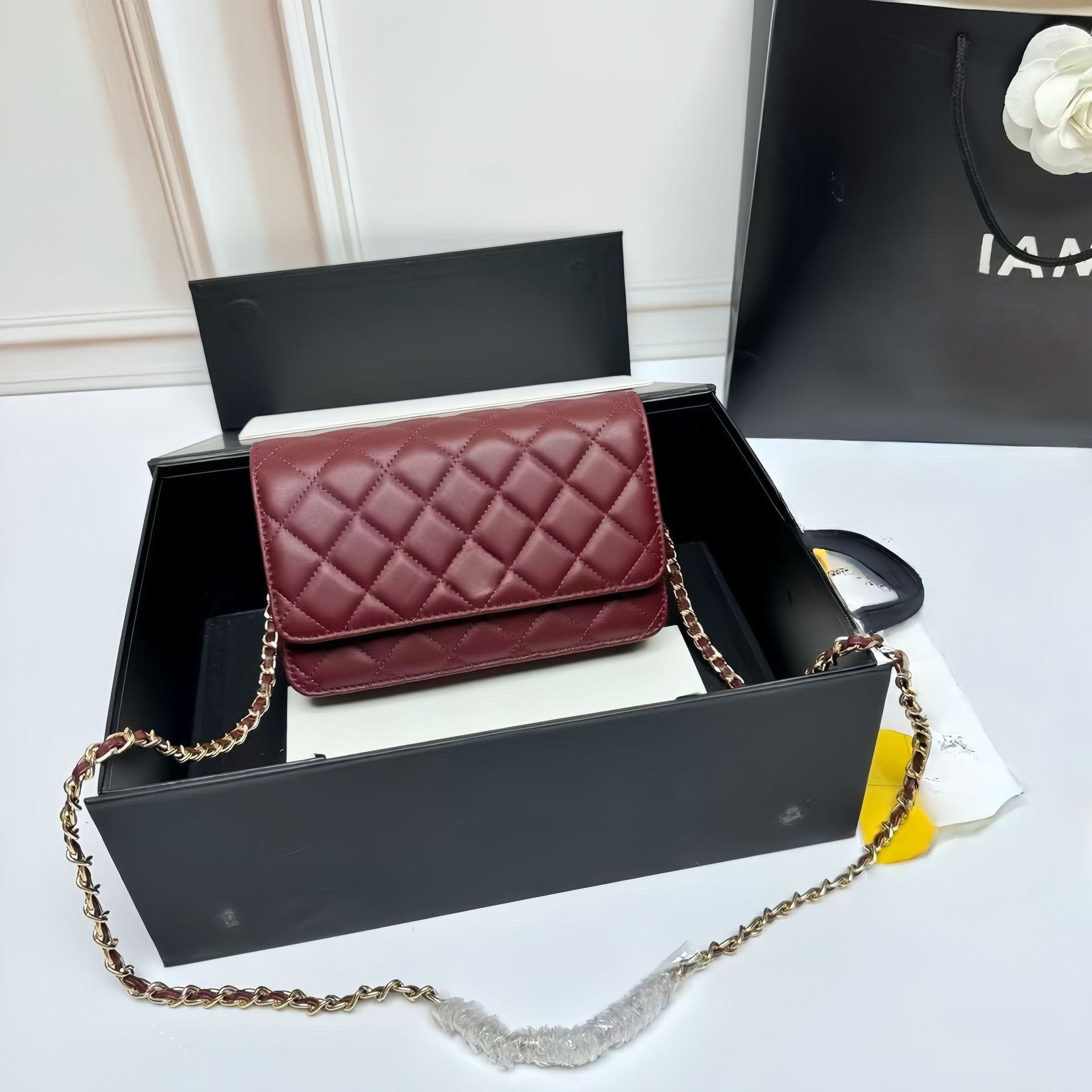 버건디 골드 버클