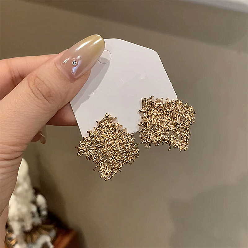 Exaggerated Gold Geometric Stud Earrings With Hollow Mesh Design_voghion.com
