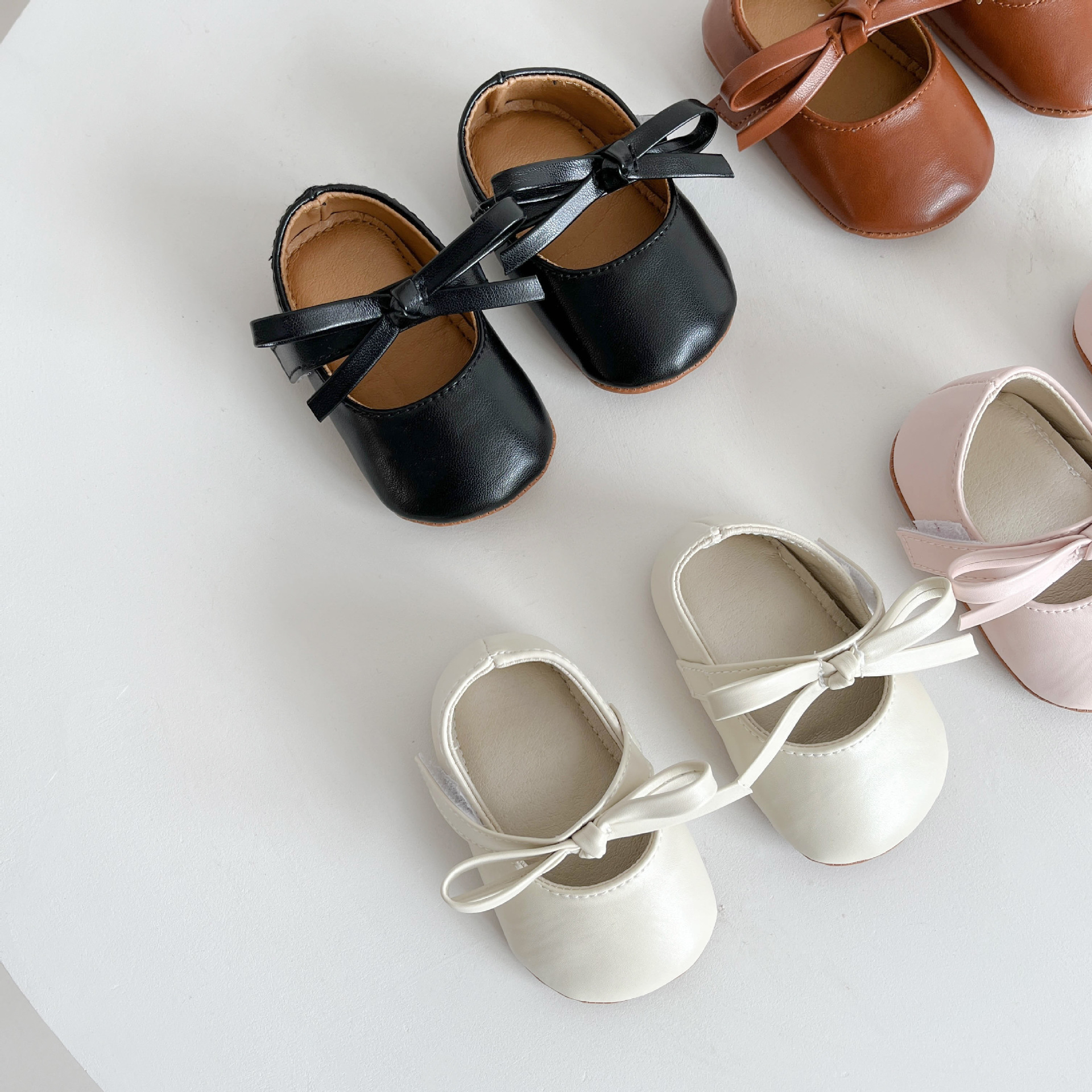 Ins primavera estilo coreano para bebés y bebés, zapatos anti-deslizante, zapatos de cuero anti-deslizante, zapatos de cuero anti-deslizante