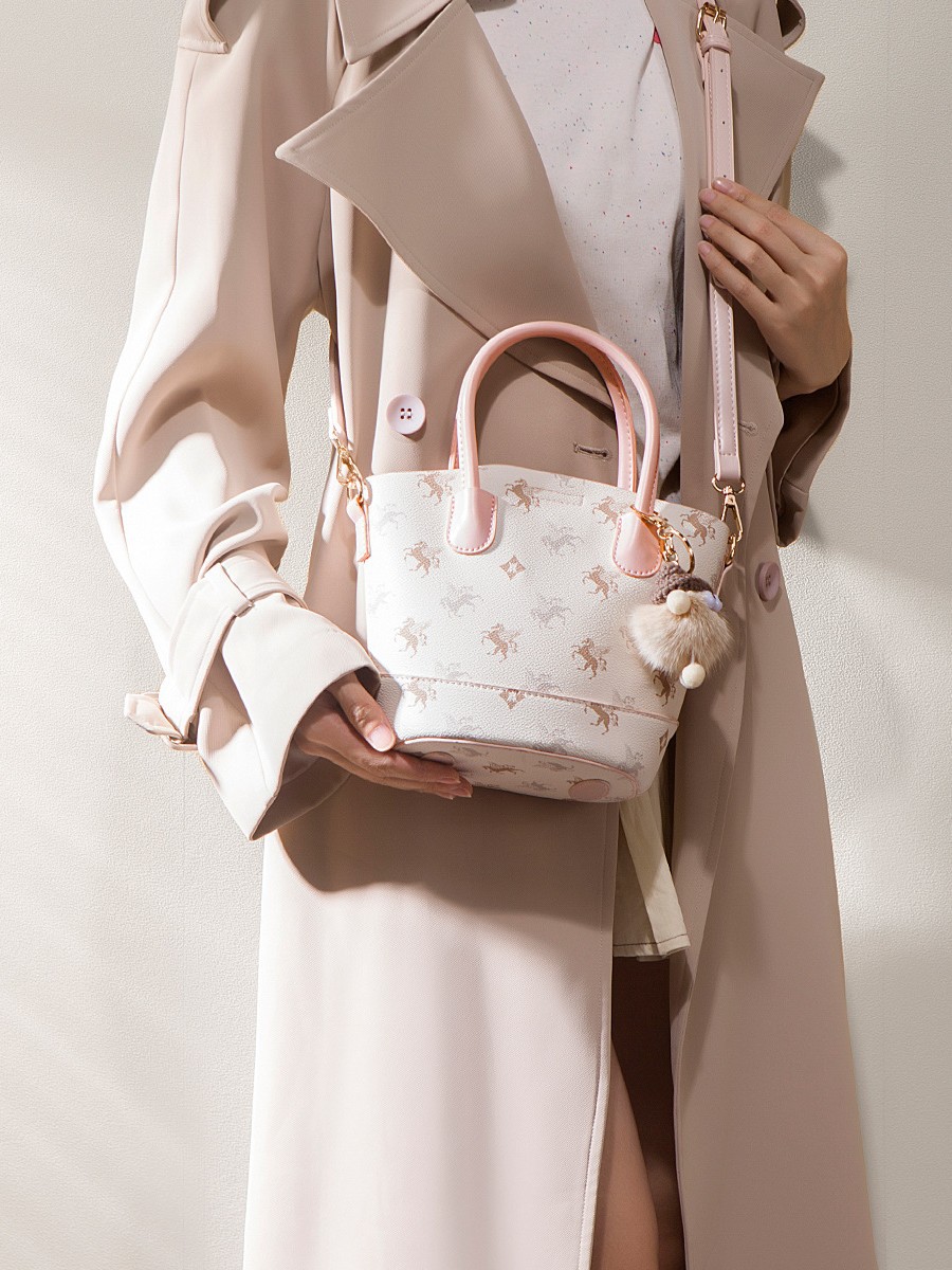 Alta sensación de Pegasus impresión bolso de mano para mujeres 2025 nueva moda de gran capacidad bolso de transporte de hombro mochila