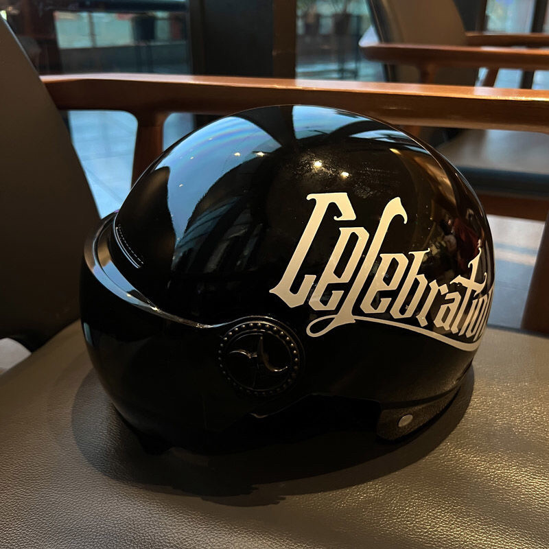 Newly certified safety helmet for electric motorcycles and scooters, suitable for men and women in all seasons, summer safety helmet, national standard, sun protection half helmet