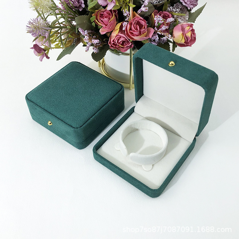 青绿色手镯盒.jpg