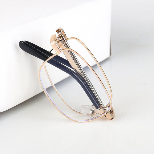 Folding reading glasses with blue light filtering film, portable, wholesaled directly by street vendor manufacturers for the elderly