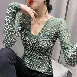 欧洲站2022年新款设计感烧花小衫女V领拼接抽褶修身显瘦长袖上衣