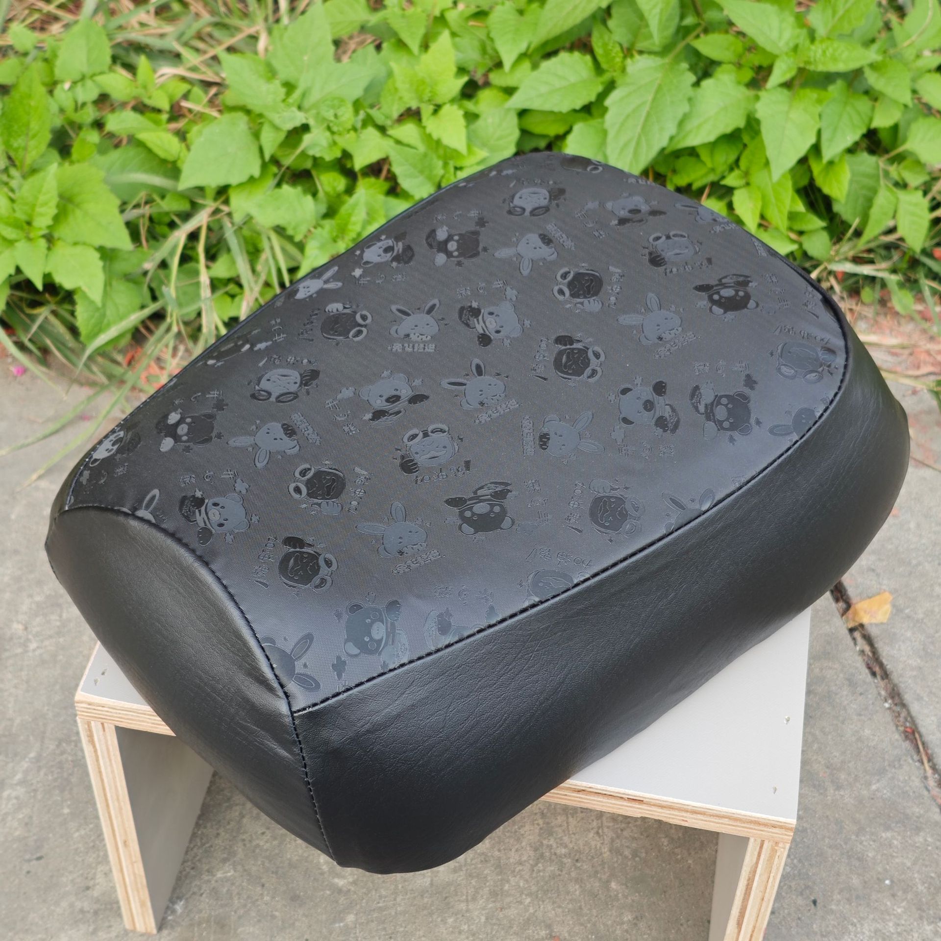 Load King Electric Vehicle Grid Cushion Cover Two-wheel Battery Car Hercules Roadbar Universal Leather Waterproof Cushion Cover