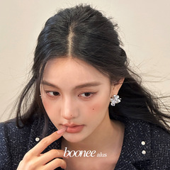 欧米のレトロな花のピアス女性の贅沢な高級デザイン感が洗練されたファッションの筋肉の個性的なイヤリングの耳飾り