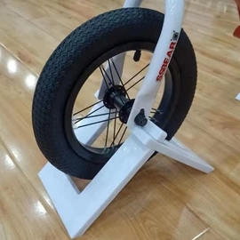 活力板、滑板;滑行玩具;滑板车