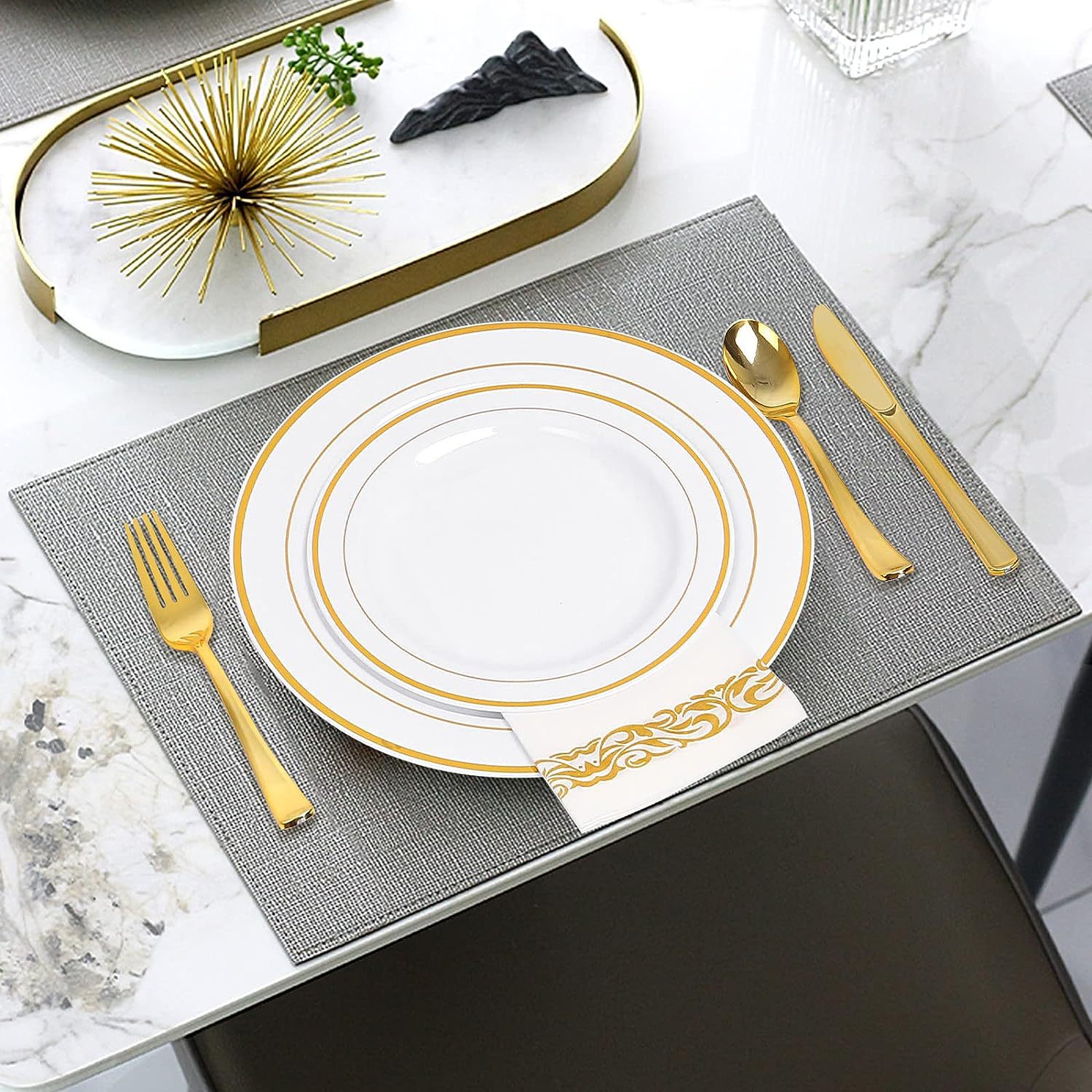 Plato desechable transfronterizo 7.5 9 10.25 pulgadas Plato de plástico con fondo negro y Phnom Penh Plato alimenticio dorado PS