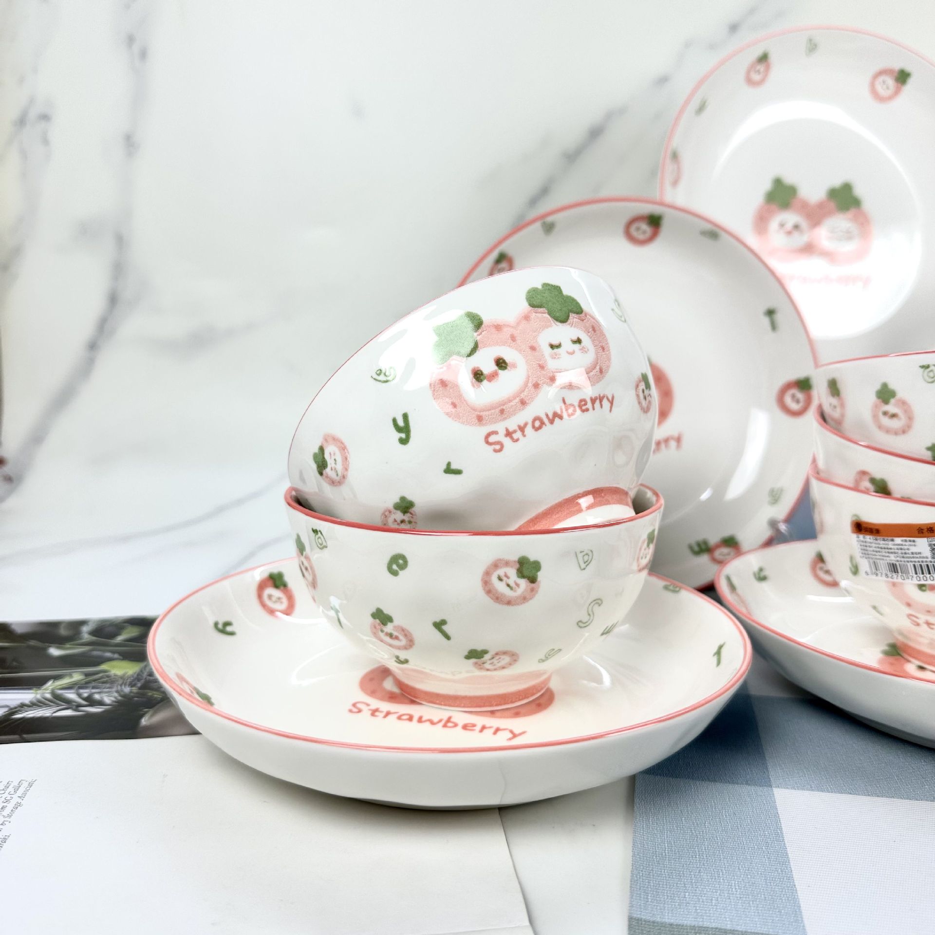 Cuenco de piedra de lluvia de cerámica Shanxi al por mayor Plato de piedra de lluvia Plato de cerámica Hogar lindo fresa Tienda de dos yuanes Puesto multifacético