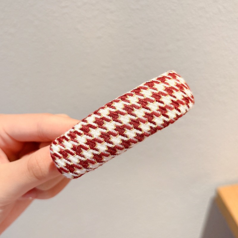 Red Thousand Birds Grid