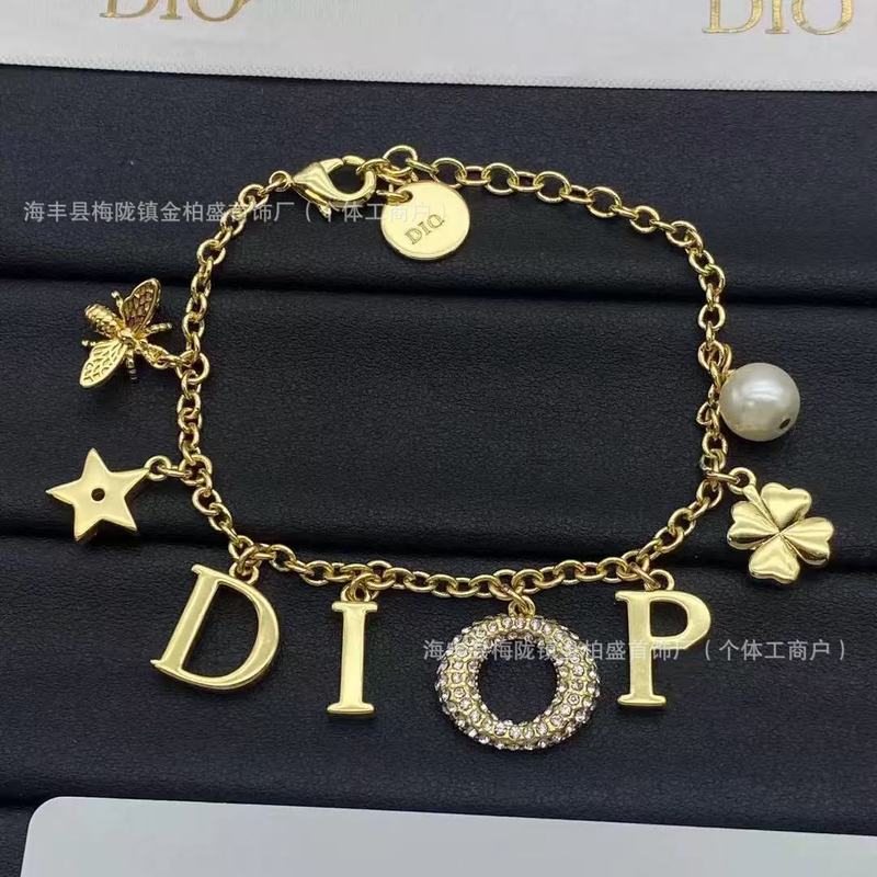 ディージア樹脂多元素ネックレス女性用クラシックCD文字パールイヤリングブレスレット高級鎖骨チェーンセットペンダント|undefined