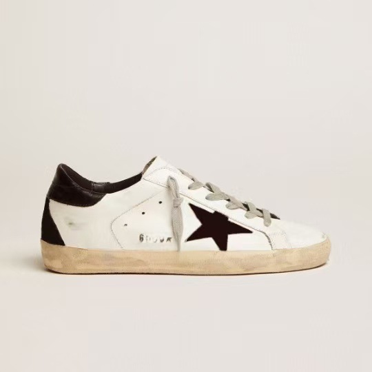Estrellas de cuero nuevo tipo de altura interior plana para hombres y mujeres zapatos blancos casuales coreanos retro zapatos sucios de comercio exterior zapatos de skate para hombres
