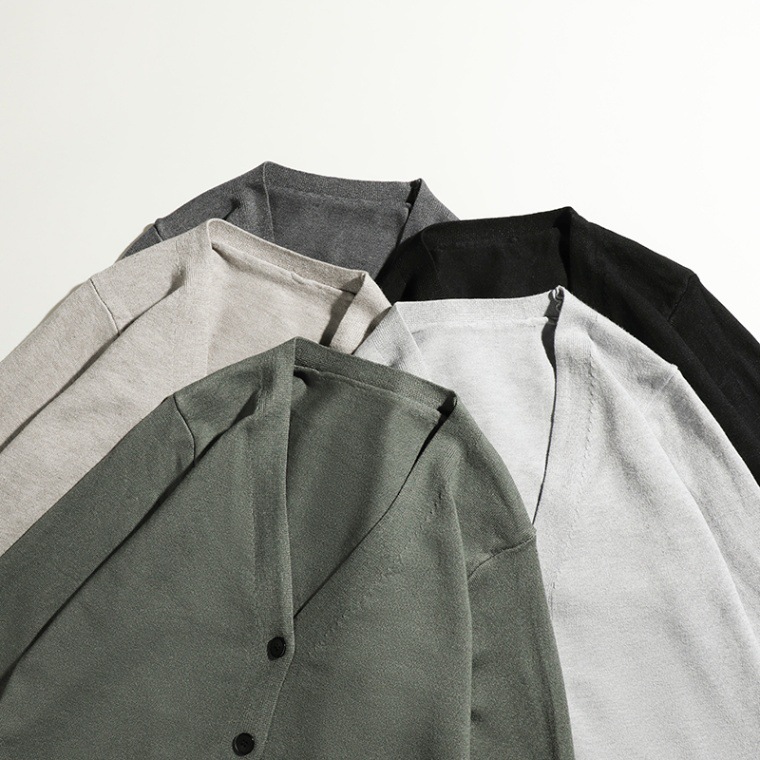 Otoño y invierno nuevo suéter hombre cardigan V-cuello abrazado chaqueta suelta casual suéter de punto suelto simple