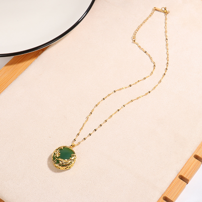 Round, Koi Pattern Wholesale Jewelry Chinoiserie Classic Style Round Koi Titanium Steel Stone Polishing Inlay Pendant Necklace