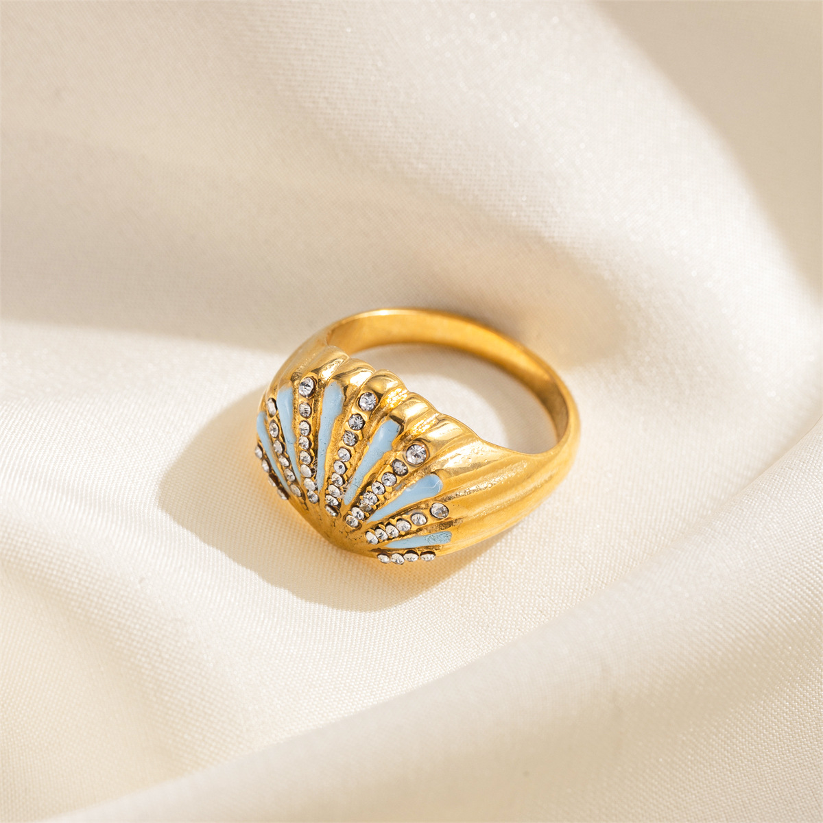 Anillo de acero inoxidable europeo y americano de Tena El acero de titanio no se desvanece, anillo de anillo de concha con incrustaciones del océano, joyería explosiva transfronteriza