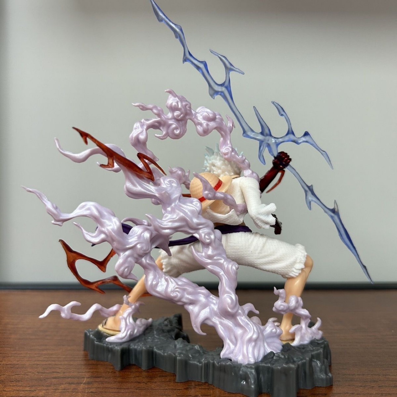 원피스 스몰 사이즈 윙크 니카 루페이 천둥과 번개 니카 애니메이션 모델 손으로 만든 동상 장식품 도매