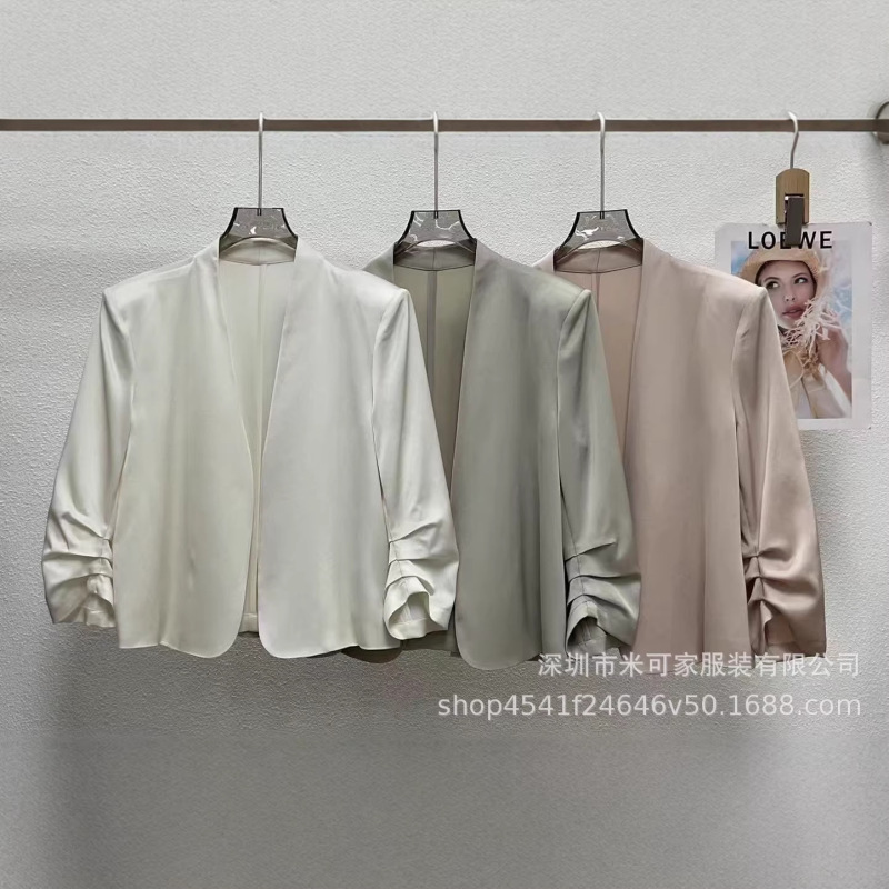 Collarless Acetate V-Neck Blazer for Women, New Summer Style, High-End Casual Look, Slim-Fit with Stacked Sleeves, Versatile Small Suit