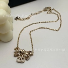 女性用の香家ペアバージョンダブルCフルダイヤモンド24Bボウネックレスのリアルショット、女性用のハイエンドダイヤモンド付き鎖骨チェーン、工場卸売