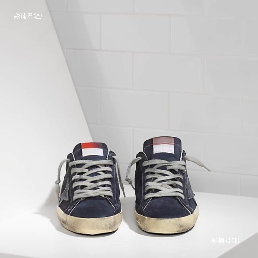 New lightweight non-slip low-top leather sneakers for men and women with rubber soles, height-increasing, star-patterned, fashionable distressed vintage shoes